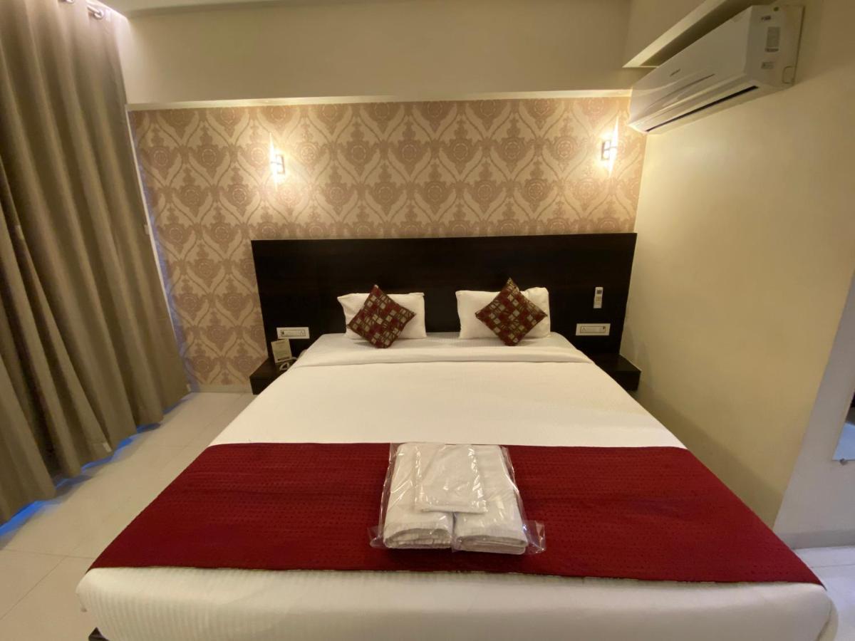 Hotel Singh'S By Wb Inn, Vashi, ナビムンバイ エクステリア 写真