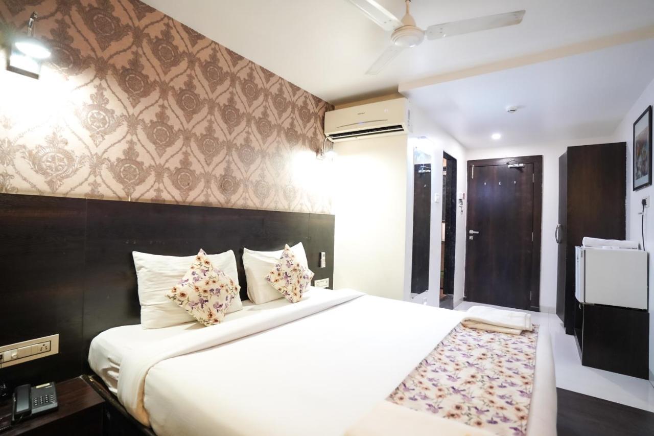 Hotel Singh'S By Wb Inn, Vashi, ナビムンバイ エクステリア 写真